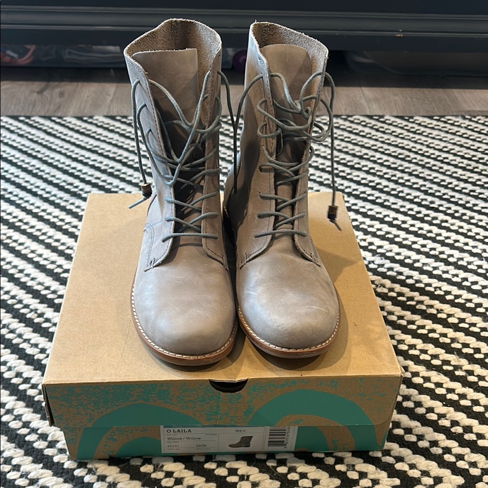 Olukai O Laila Gray Leather Lace-Up Boots